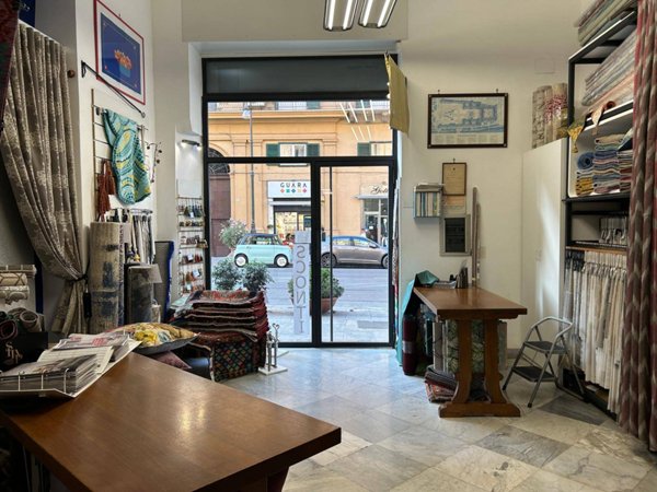 locale commerciale in vendita a Palermo in zona Centro storico