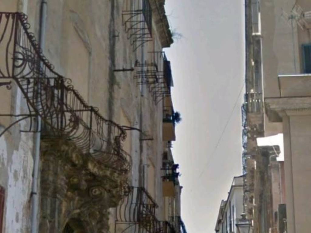 intera palazzina in vendita a Palermo in zona Centro storico