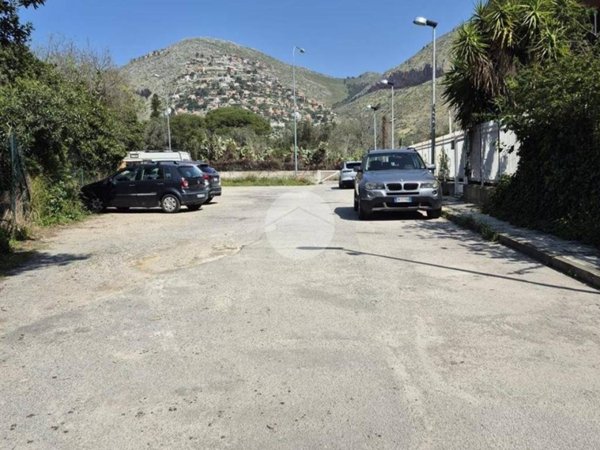 appartamento in vendita a Palermo in zona Partanna