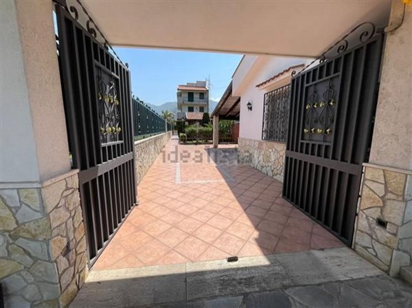 casa indipendente in vendita a Palermo in zona Calatafimi / Cuba