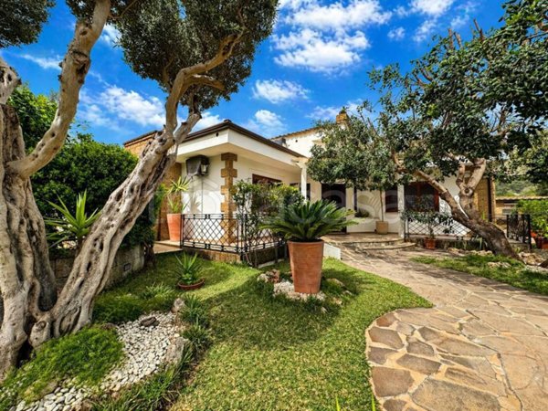 casa indipendente in vendita a Palermo