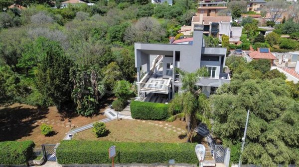 casa indipendente in vendita a Palermo in zona Mondello