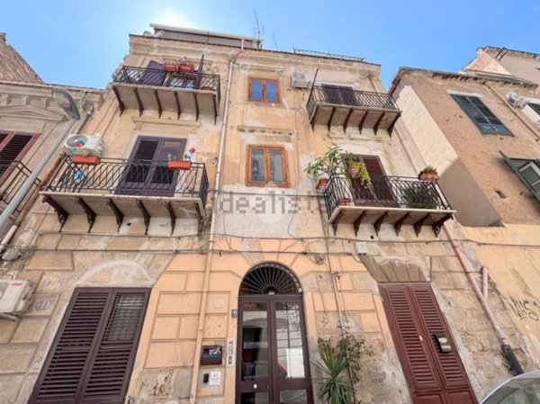 appartamento in vendita a Palermo in zona Zisa