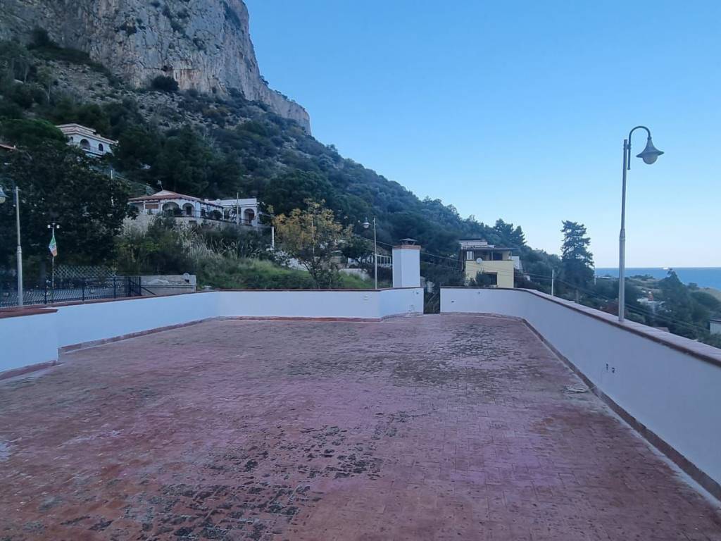 casa indipendente in vendita a Palermo in zona Arenella/Vergine Maria
