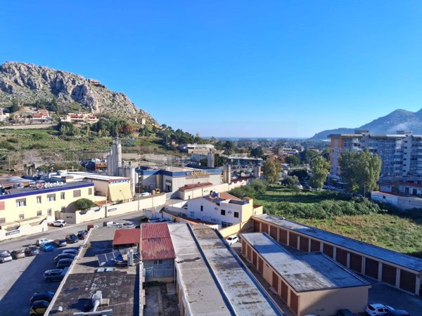 appartamento in vendita a Palermo in zona Tommaso Natale