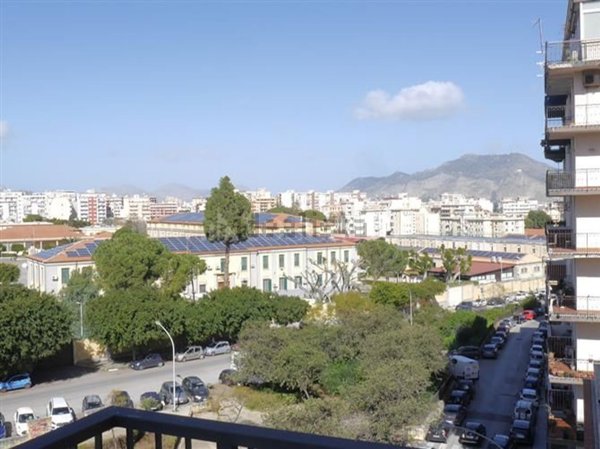 appartamento in vendita a Palermo in zona Montegrappa / Santa Rosalia