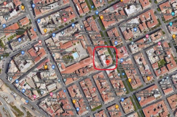 locale commerciale in vendita a Palermo in zona Politeama