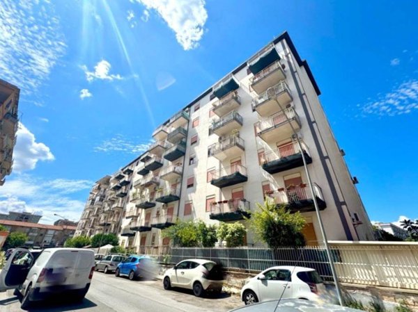 appartamento in vendita a Palermo in zona Zisa