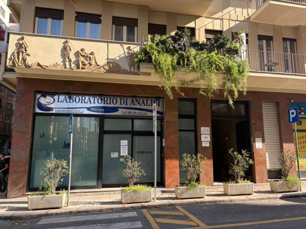 negozio in vendita a Palermo