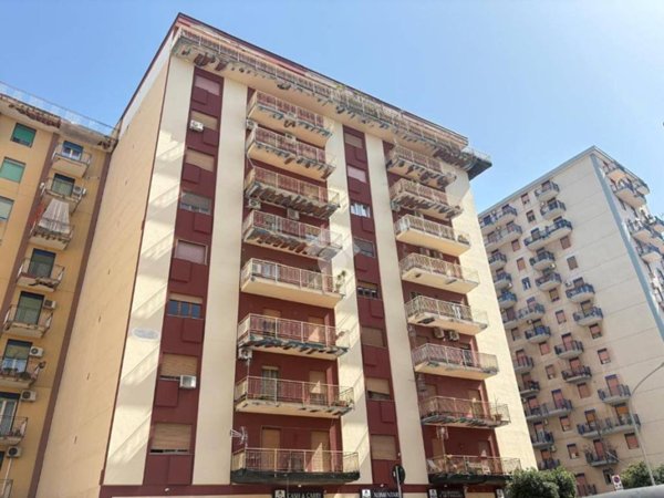 appartamento in vendita a Palermo in zona Montegrappa / Santa Rosalia