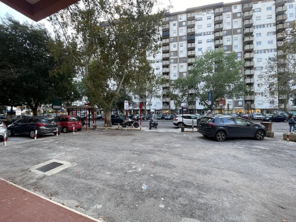 locale commerciale in vendita a Palermo
