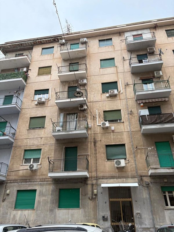 appartamento in vendita a Palermo in zona Oreto