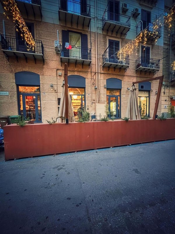 negozio in vendita a Palermo in zona Politeama