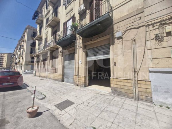 negozio in vendita a Palermo in zona Oreto