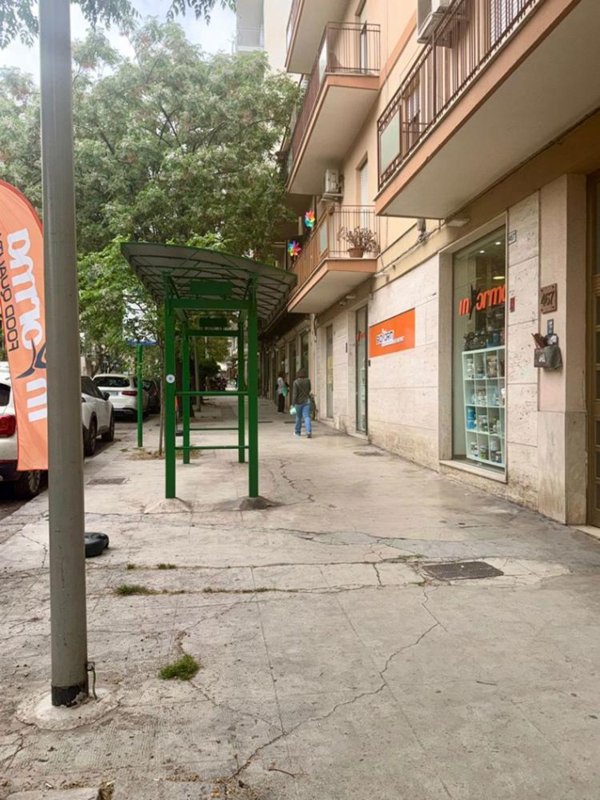 negozio in vendita a Palermo in zona Calatafimi / Cuba