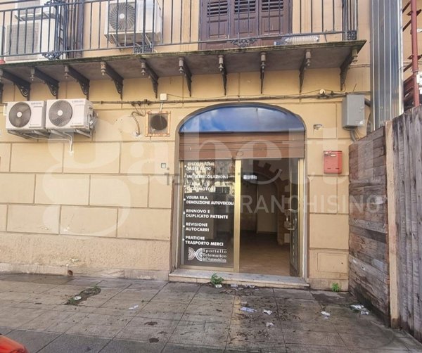 negozio in vendita a Palermo in zona Calatafimi / Cuba