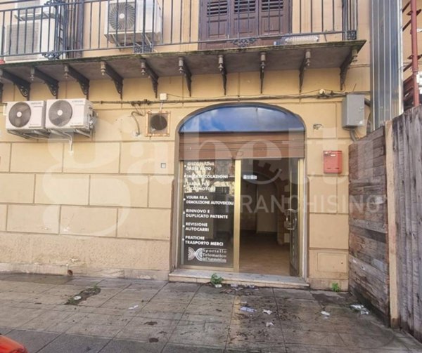 negozio in vendita a Palermo in zona Calatafimi / Cuba