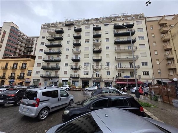appartamento in vendita a Palermo in zona Montegrappa / Santa Rosalia