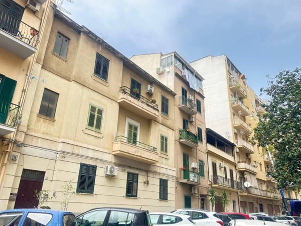 appartamento in vendita a Palermo in zona Malaspina/Palagonia