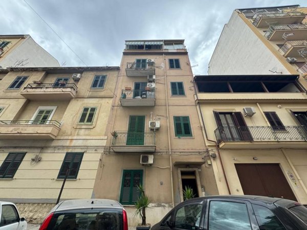 appartamento in vendita a Palermo in zona Malaspina/Palagonia