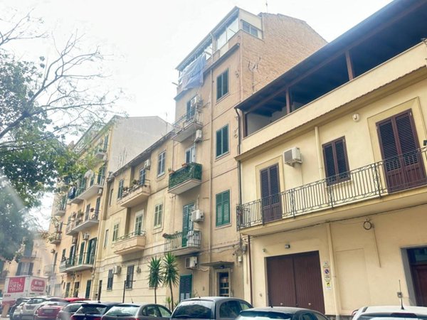 appartamento in vendita a Palermo in zona Malaspina/Palagonia
