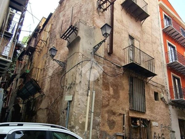 intera palazzina in vendita a Palermo in zona Centro storico