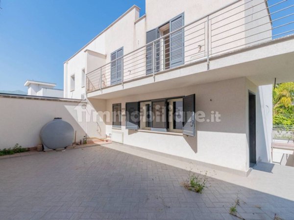 casa indipendente in vendita a Palermo