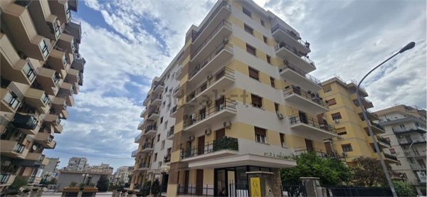 appartamento in vendita a Palermo in zona Malaspina/Palagonia