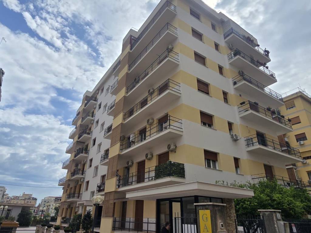 appartamento in vendita a Palermo in zona Malaspina/Palagonia