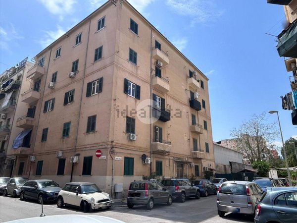 appartamento in vendita a Palermo in zona Malaspina/Palagonia