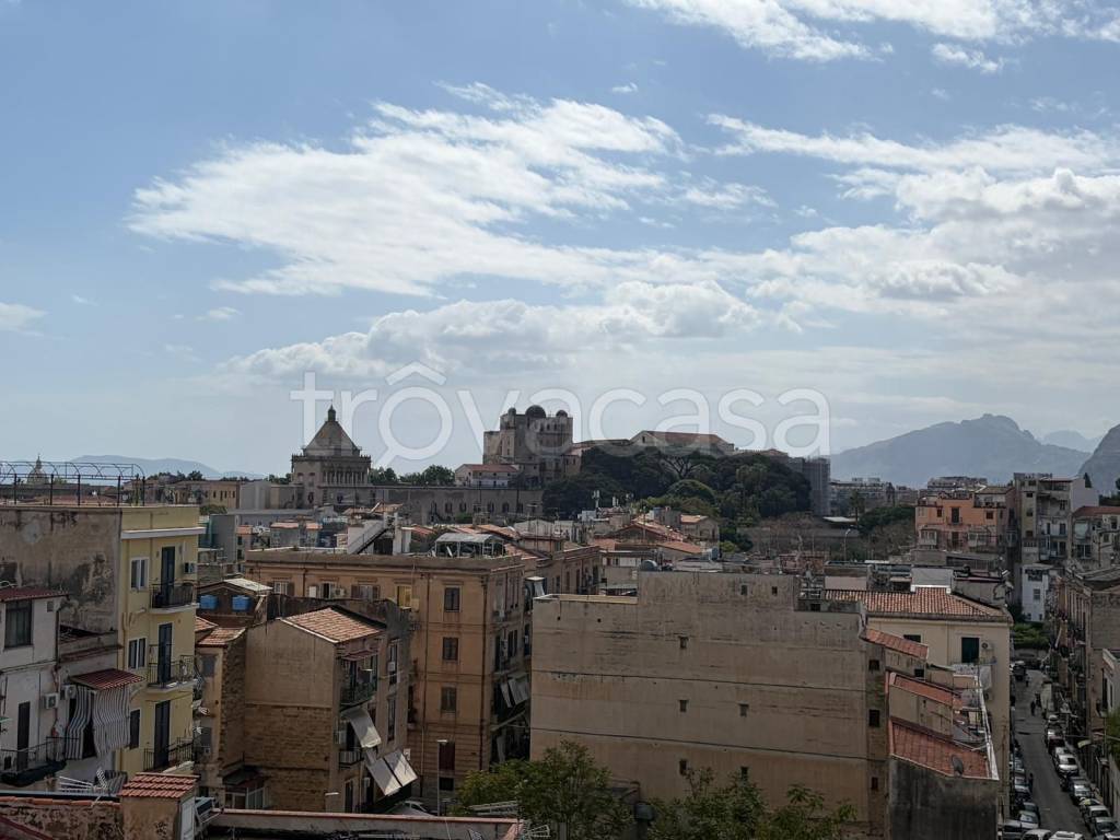 appartamento in vendita a Palermo in zona Zisa