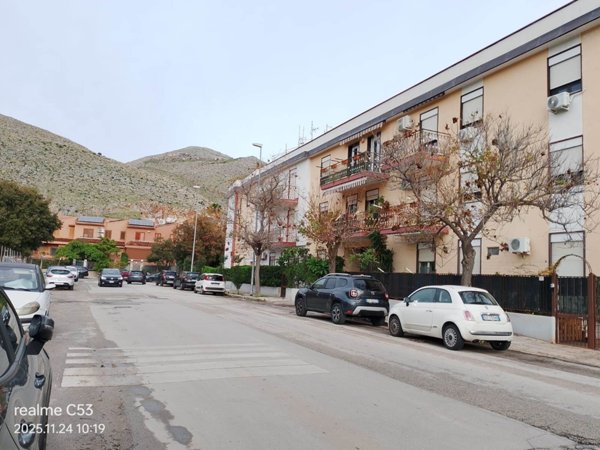 appartamento in vendita a Palermo in zona Partanna