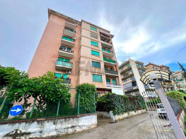 appartamento in vendita a Palermo in zona Zisa