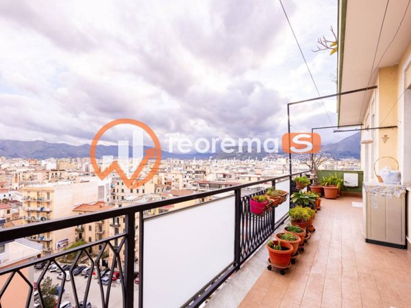appartamento in vendita a Palermo in zona Malaspina/Palagonia