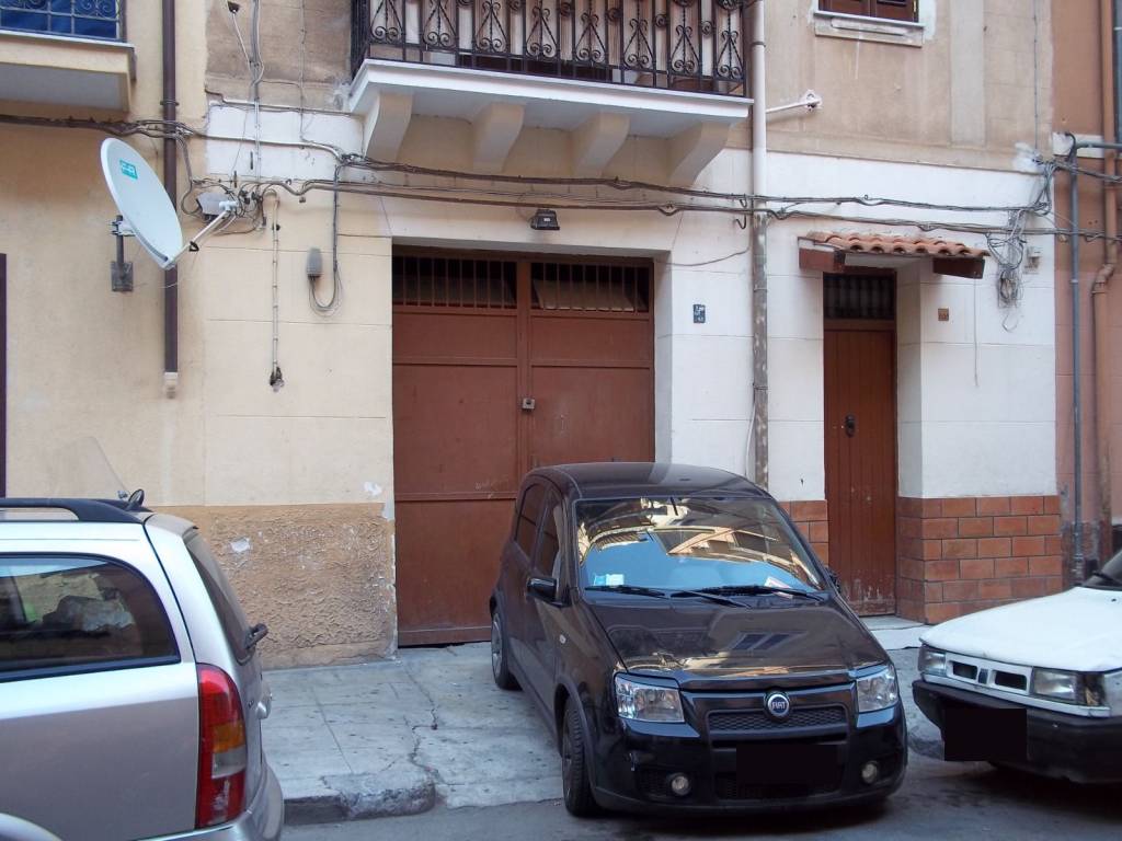 locale di sgombero in vendita a Palermo in zona Oreto