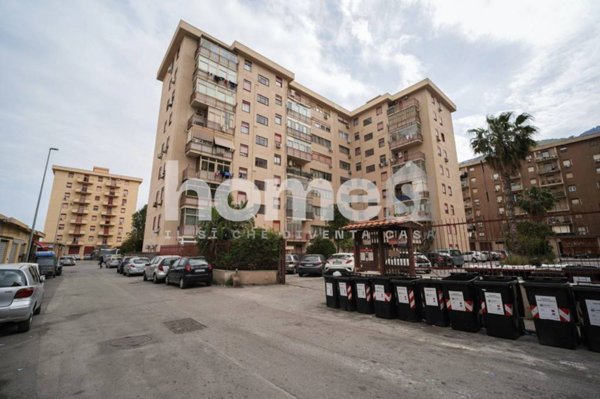 appartamento in vendita a Palermo in zona Tommaso Natale