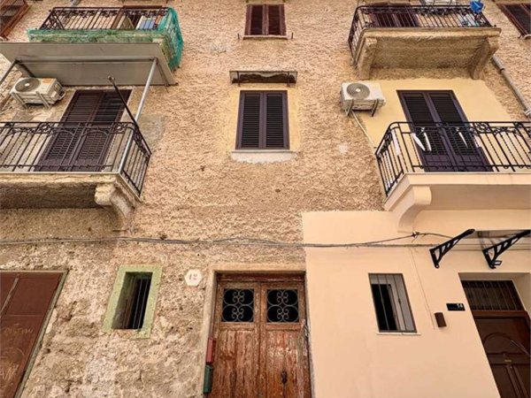 appartamento in vendita a Palermo in zona Zisa