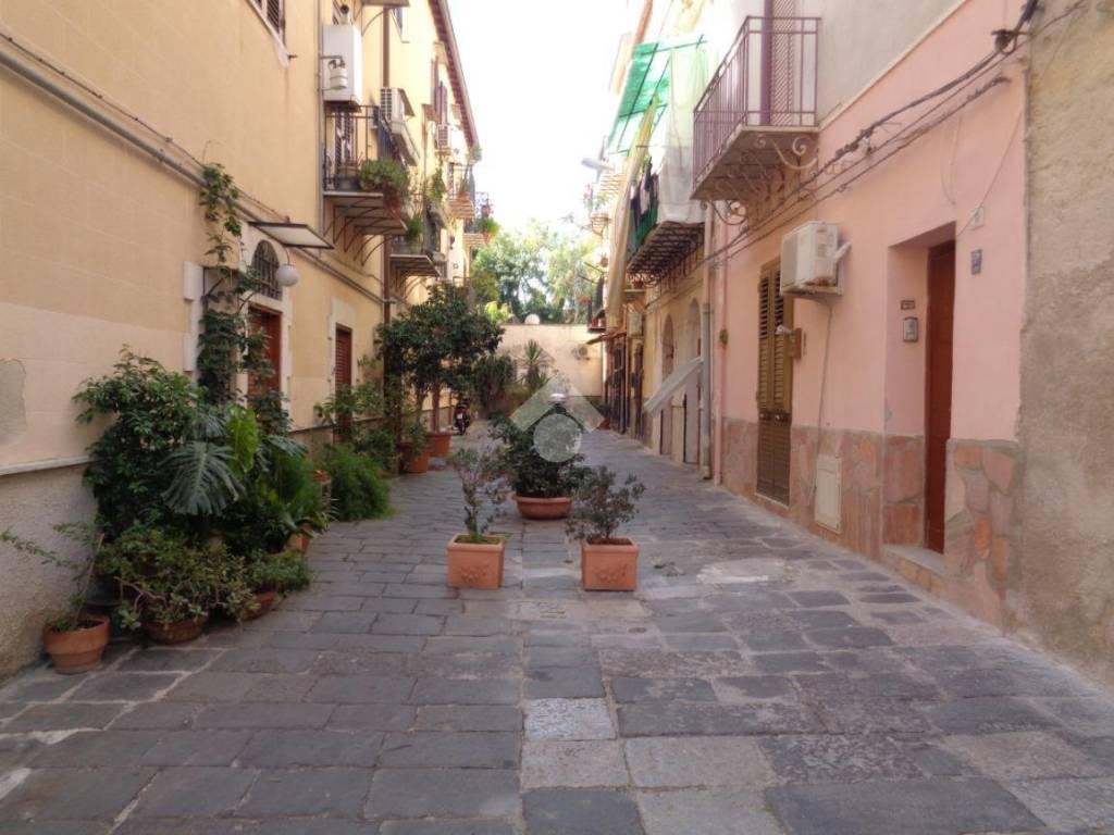 appartamento in vendita a Palermo in zona Arenella/Vergine Maria