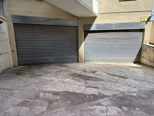 locale commerciale in vendita a Palermo in zona Politeama