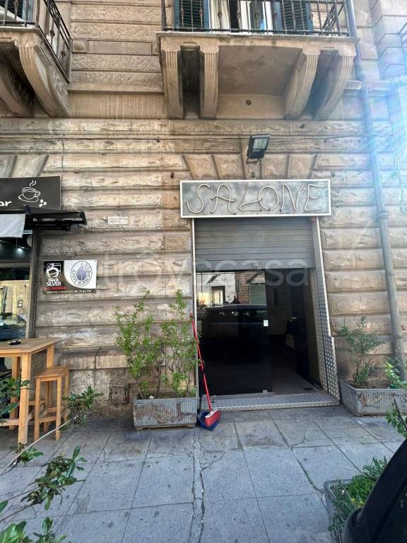 negozio in vendita a Palermo in zona Politeama