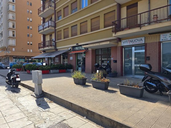 negozio in vendita a Palermo in zona Uditore