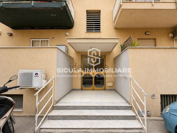 ufficio in vendita a Palermo in zona Villagrazia/Falsomiele