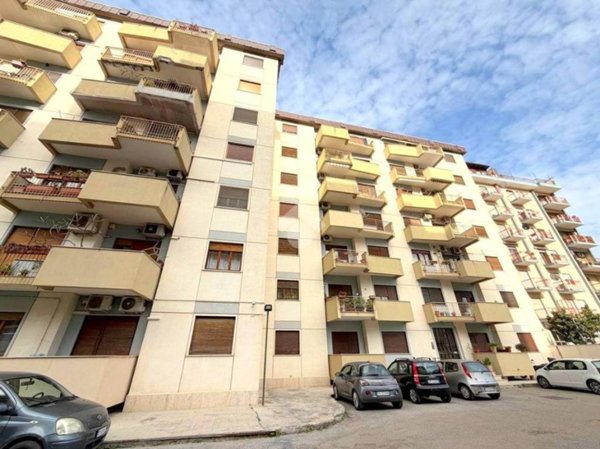 appartamento in vendita a Palermo in zona Zisa