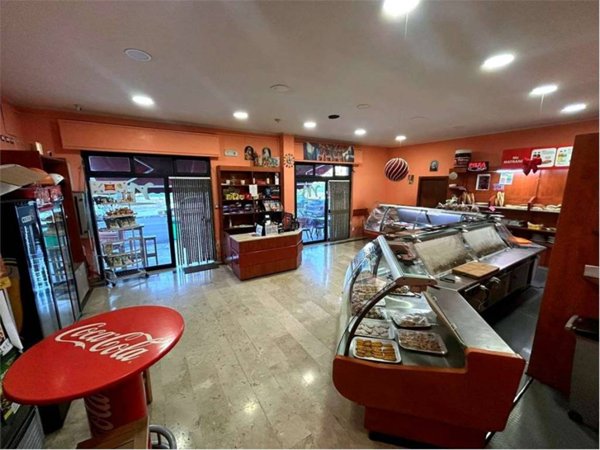 negozio in vendita a Palermo in zona Oreto