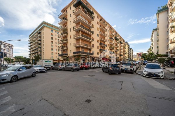 ufficio in vendita a Palermo in zona Uditore