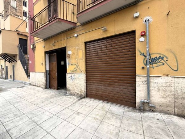 locale commerciale in vendita a Palermo in zona Malaspina/Palagonia