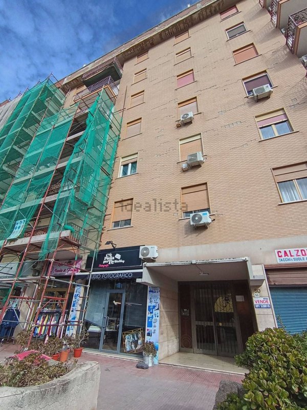 appartamento in vendita a Palermo in zona Montegrappa / Santa Rosalia
