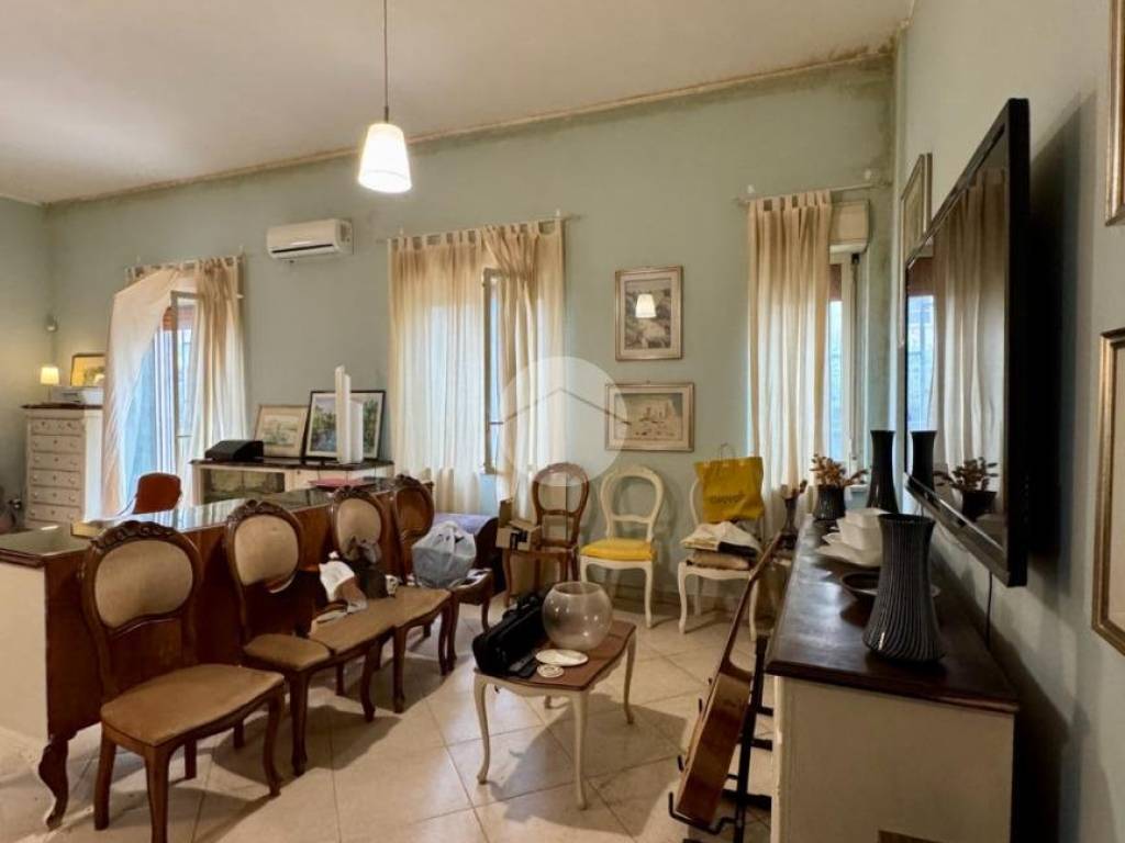 appartamento in vendita a Palermo in zona Malaspina/Palagonia