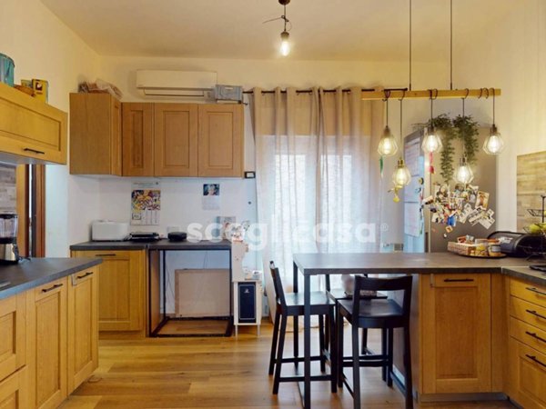 appartamento in vendita a Palermo in zona Zisa