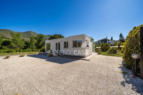 casa indipendente in vendita a Palermo in zona Mezzomonreale
